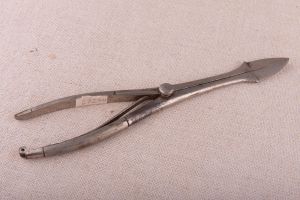 Muzei24_Перфоратор - гинекологичен инструмент от средата на 20-ти век
