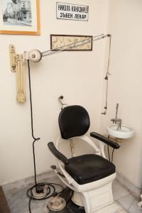 Muzei223_Възстановка на зъболекарски кабинет от средата на 20-то век